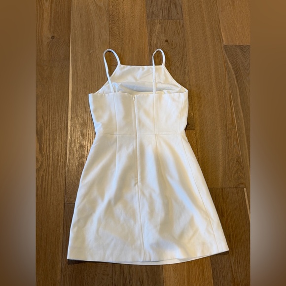 French Connection Whisper Light White Mini Dress Size 2 NWOT Chic Modern - Picture 4 of 7